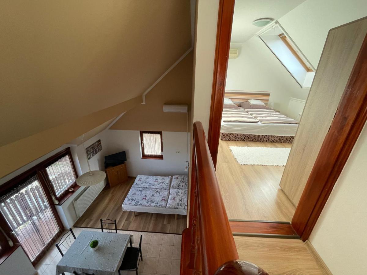 Hellasz Apartman Gyula Buitenkant foto