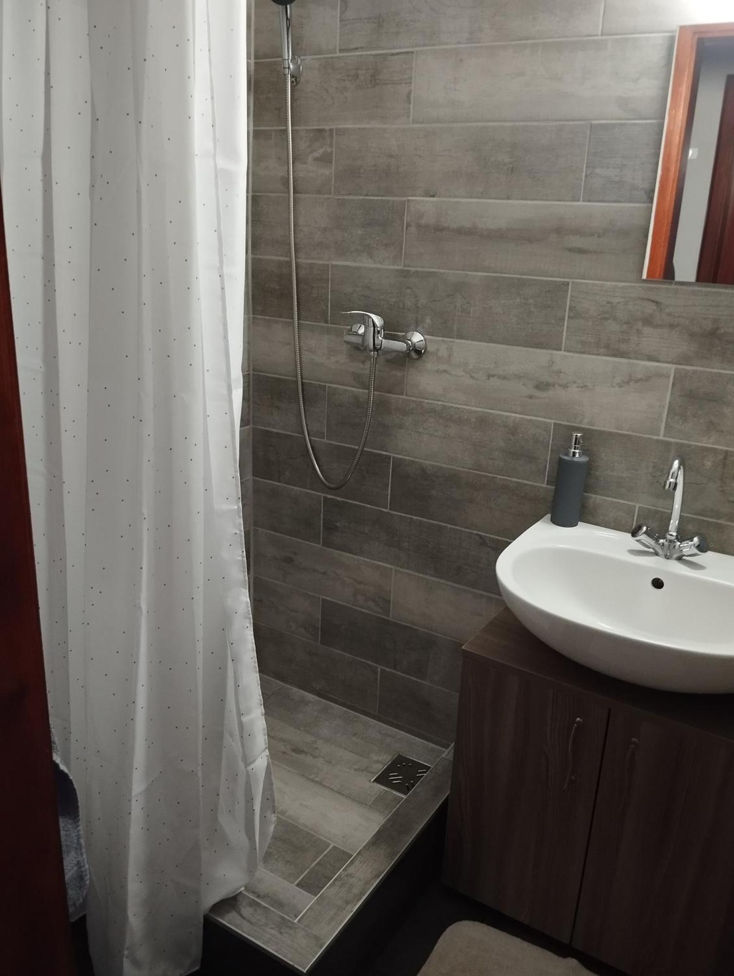 Hellasz Apartman Gyula Buitenkant foto