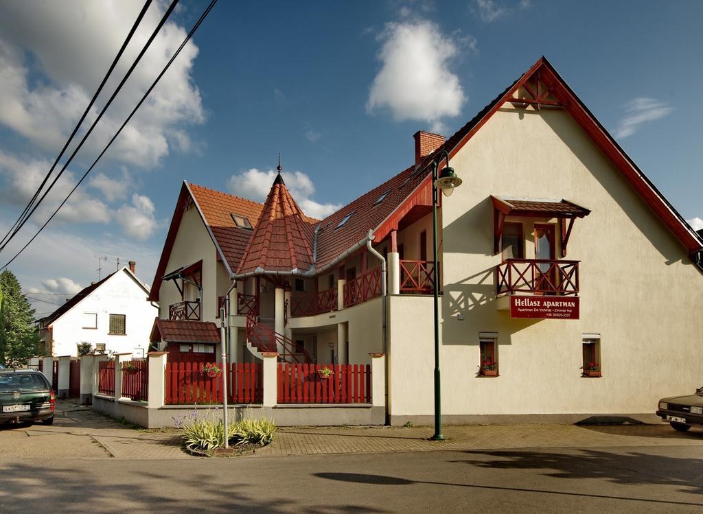 Hellasz Apartman Gyula Buitenkant foto